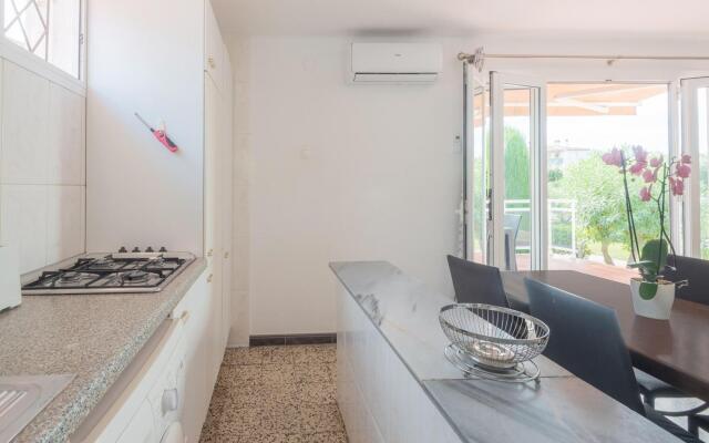 Spacious Holiday Home in Cambrils with Shared Swimming Pool