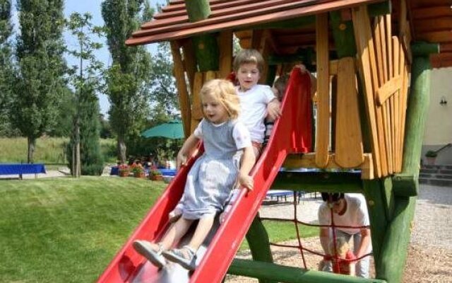 Familien- und Freizeithotel Gutshaus Petkus