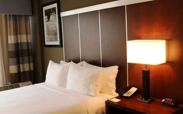 Holiday Inn Raleigh (Crabtree Valley Mall)