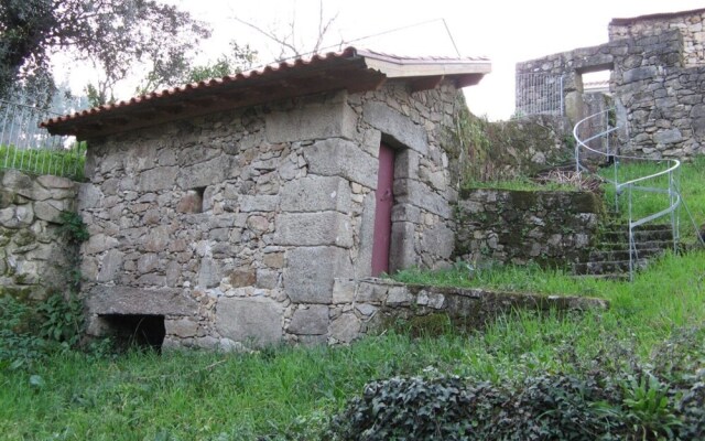 House With 2 Bedrooms in Povoa de Lanhoso, With Wonderful Mountain Vie