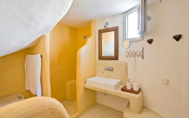 4-bedroom Cycladic Villa with Seaview