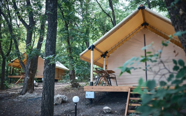 River Glamp (Ривер Глэмп)