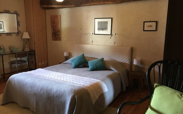 Chambres d'Hôtes la Vigne sur le Foin