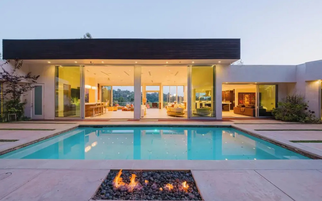Zen Estate - Luxurious 5BR Beverly Hills Sanctuary With Pool & Canyon Views