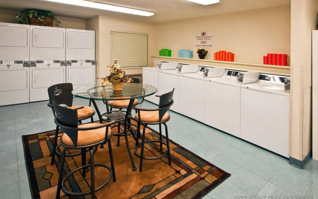 Sonesta Simply Suites Detroit Troy