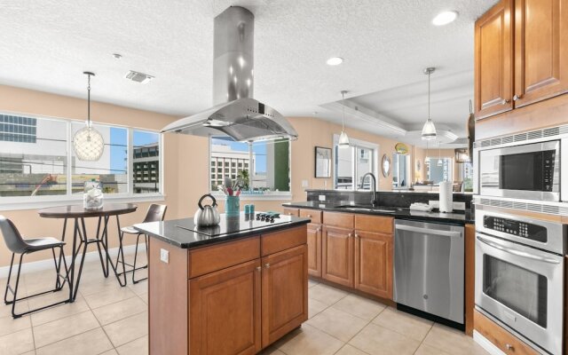 Sun West Palms 301