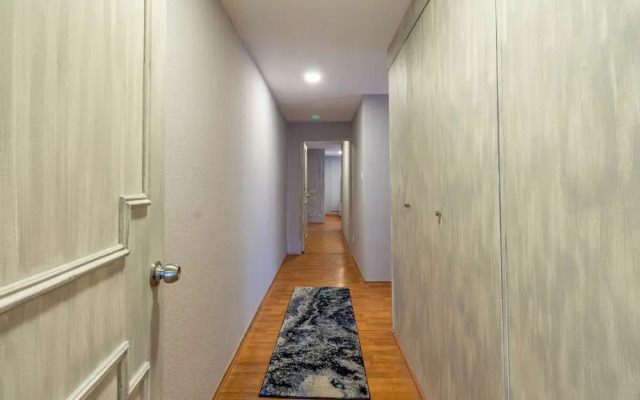 Penthouse Near Masaryk , Sleeps 16 , Pet Friendly