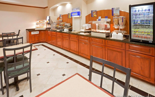 Holiday Inn Express Hotel & Suites Decatur by IHG