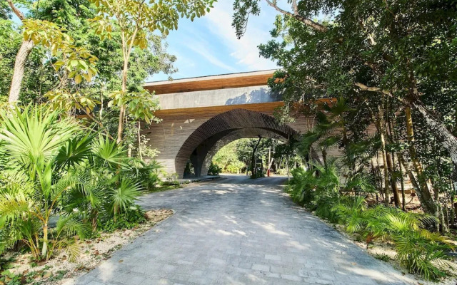 Elegant Eco-chic Condo Amongst Nature in Aldea Zama Wifi Concierge