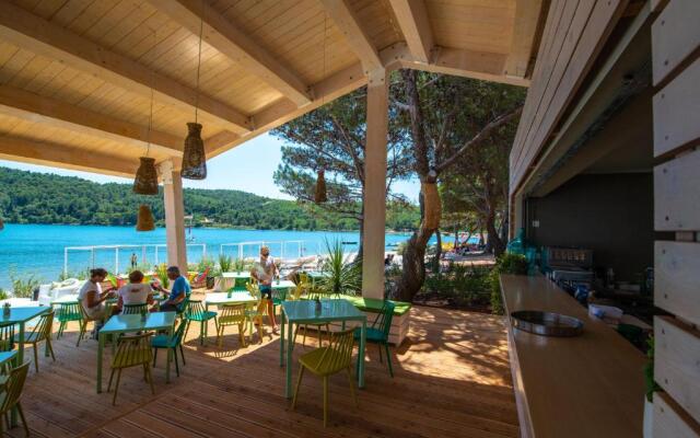 Arena One 99 Glamping