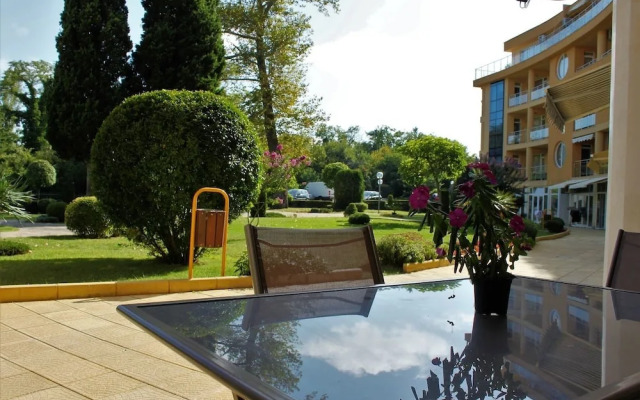 Apartments in the Sea Garden