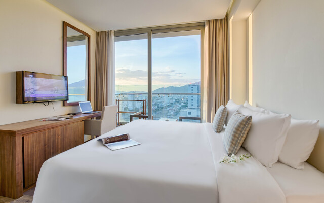 A La Carte Da Nang Beach