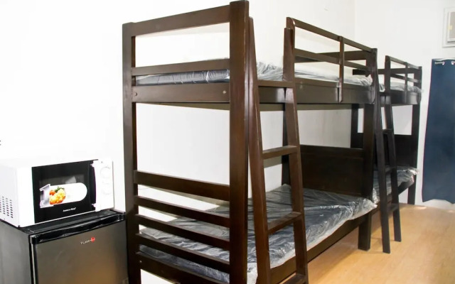 OYO 699 Forbes Hall