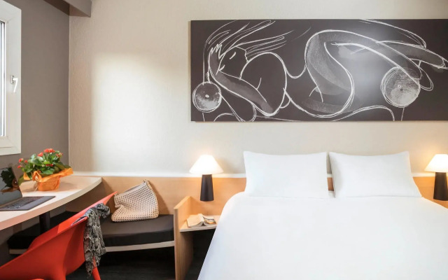 ibis Dieppe Val Druel