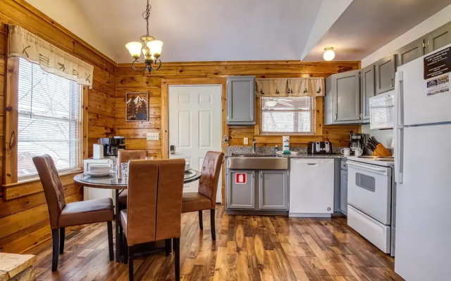 Greenbrier Woods 2 Bedroom Cabin