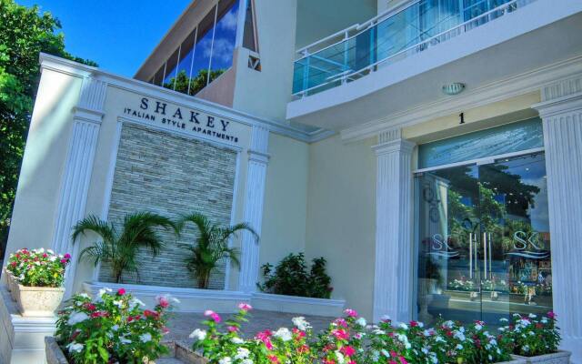 Hotel Shakey