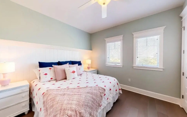 Paradise Beach by AMI Locals