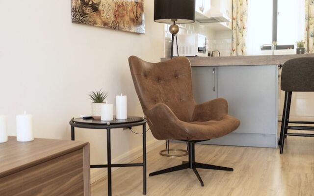 Elegant Two-bedroom Apartment in Upscale Surroundings
