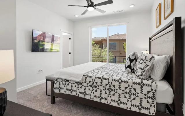 Touch of Class Stunning 5 Bdr!