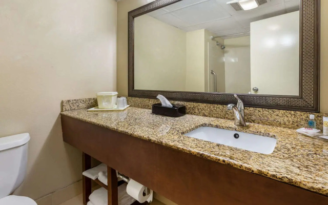 Clarion Pointe Research Triangle Park Durham