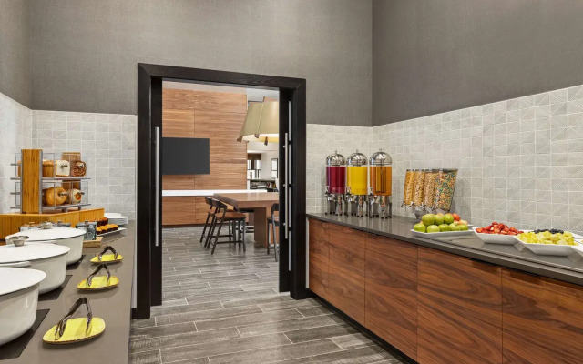 DoubleTree by Hilton Columbus Dublin