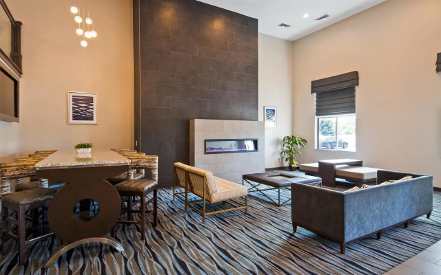 Best Western Plus Flint Airport Inn & Suites