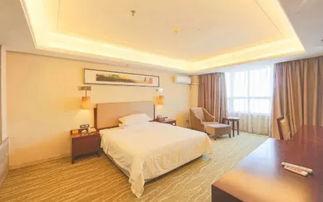 Yicheng Lanbowan Hotspring Holiday Hotel