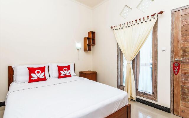 ZEN Rooms Bamboo Curtain Jimbaran