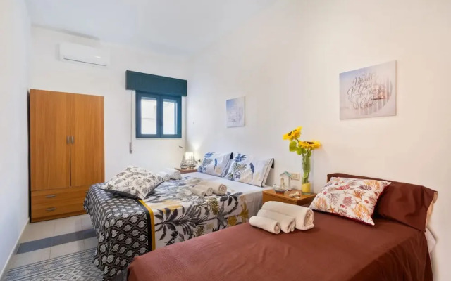 Sirena Apartment in Luxury Villa With Shared Pool