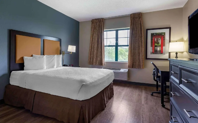 Extended Stay America Suites Edison Raritan Center