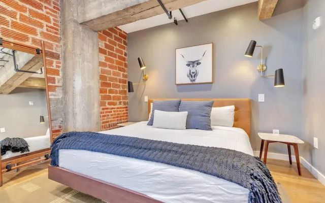 The Maverick, powered by Placemakr - River Walk