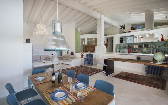 Residence by G Villa Calicant