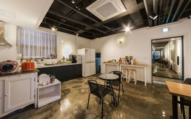 Vallas Hotel & Guest house