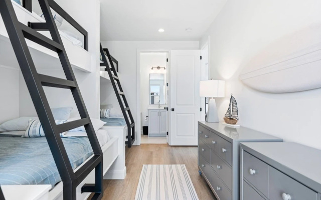 Beachcomber Bliss 8 Bedroom Townhouse