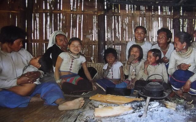 Harry'S Trekking House & Adventure Tours