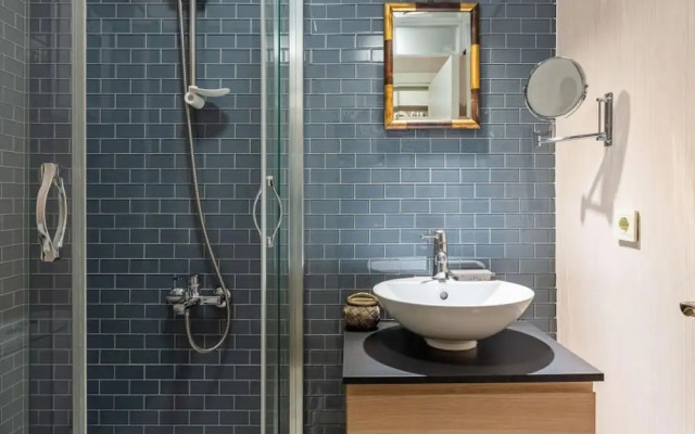 Central and Stylish Flat in the Heart of Beyoglu