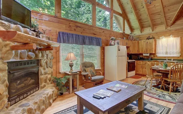 Autumn Breeze 1 Bedroom 1 Bathroom Cabin