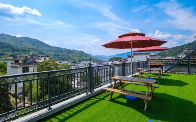 MoxiCourtyard Villa;AccommodationforLeisure andVacationwithMountainViews(WuyuanHualiScenicAreaStore)