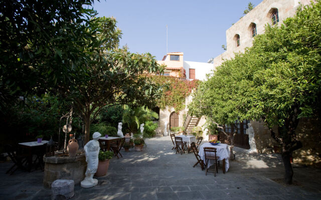 S. Nikolis Historic Boutique Hotel