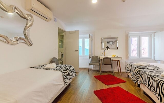 Bairro Alto Palace  Apartment for Large Groups