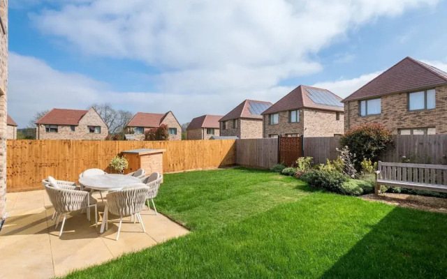 Stylish 4-br House - Free Parking Nice Garden