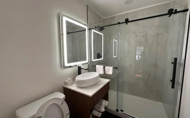 Bevonshire Lodge Motel