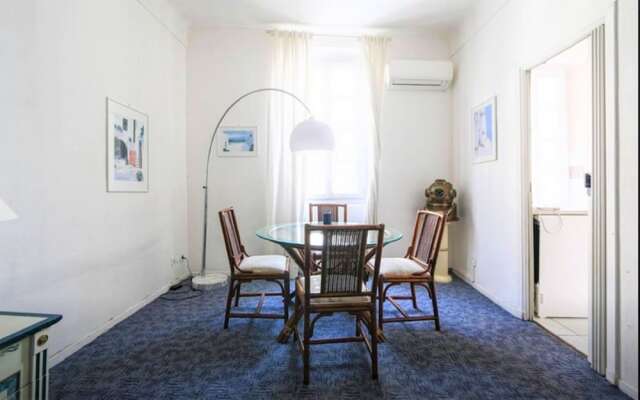 Central 1 Bedroom with Balcony