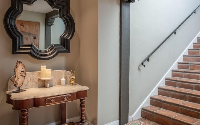 Villa Carmelita - The Sonny & Cher House