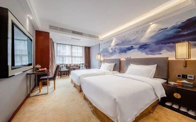 The Ritz East Valley Hotel