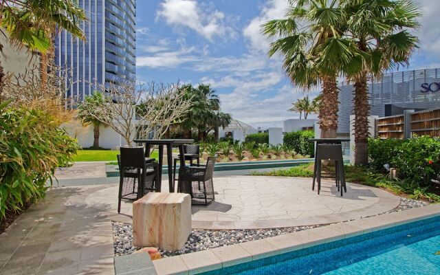 Soul on the Esplanade - HR Surfers Paradise