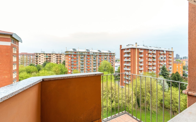 Renewed Balcony Flat With Green Garden