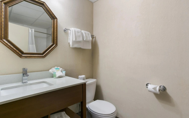 Eisenhower Hotel & Conference Center