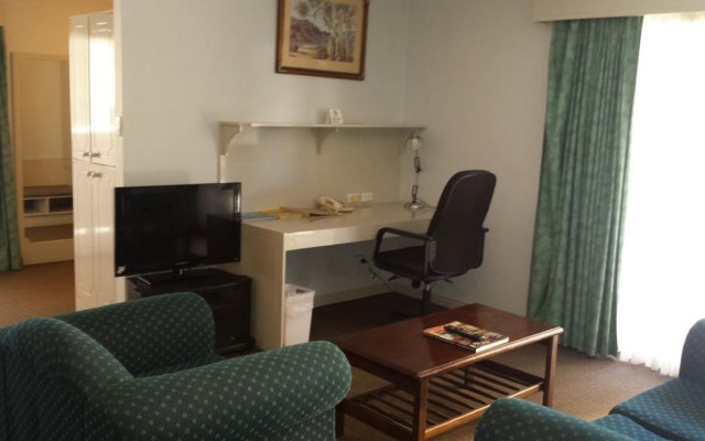 Stay at Alice Springs Hotel