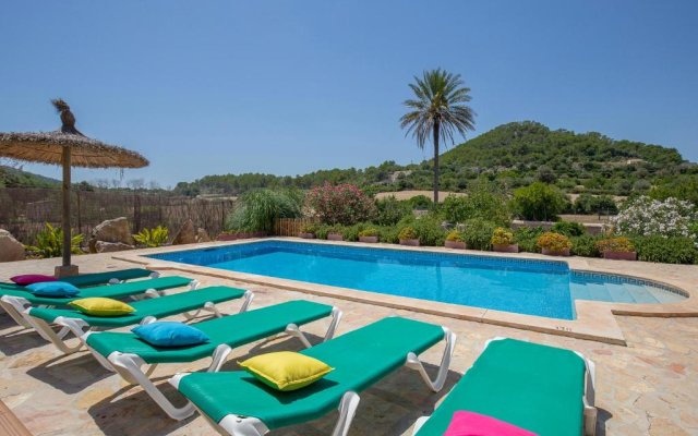 Villa closer Felanitx town for 9 people with private pool and Wifi internet